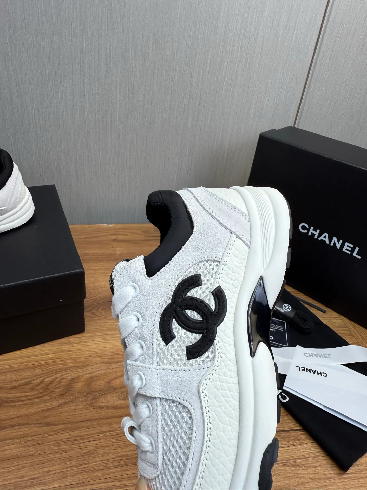 Men's men's shoes 💰600💰 Chanel Chanel 25A latest couple's white shoes casual sports shoes skate shoes 🩷💚 original purchase and development production Xiaoxiang C Home counter another super hot model, loved by Internet celebrity bloggers and ladies, various praises on social platforms, super popular and high quality 😍😍 latest material classic black and white color matching The upper foot is full of fashion 🎊🎊 ▪️Material: Original customized imported cowhide material ▪️Inner lining: Customized mesh ▪️Sole: Original open-molded TPU non-slip outsole ▪️Size: 35-44